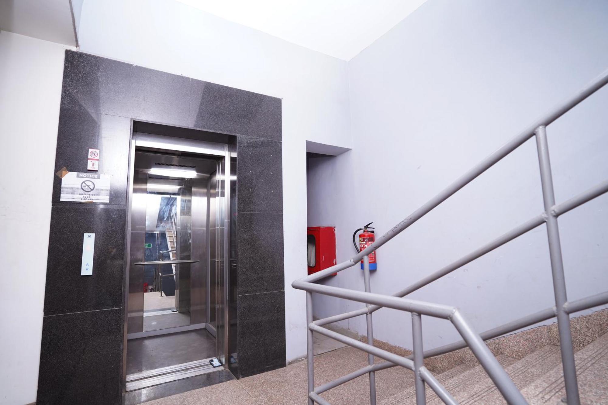 דלהי Hotel Mira Residency- Outer Ring Road, Paschim Vihar מראה חיצוני תמונה