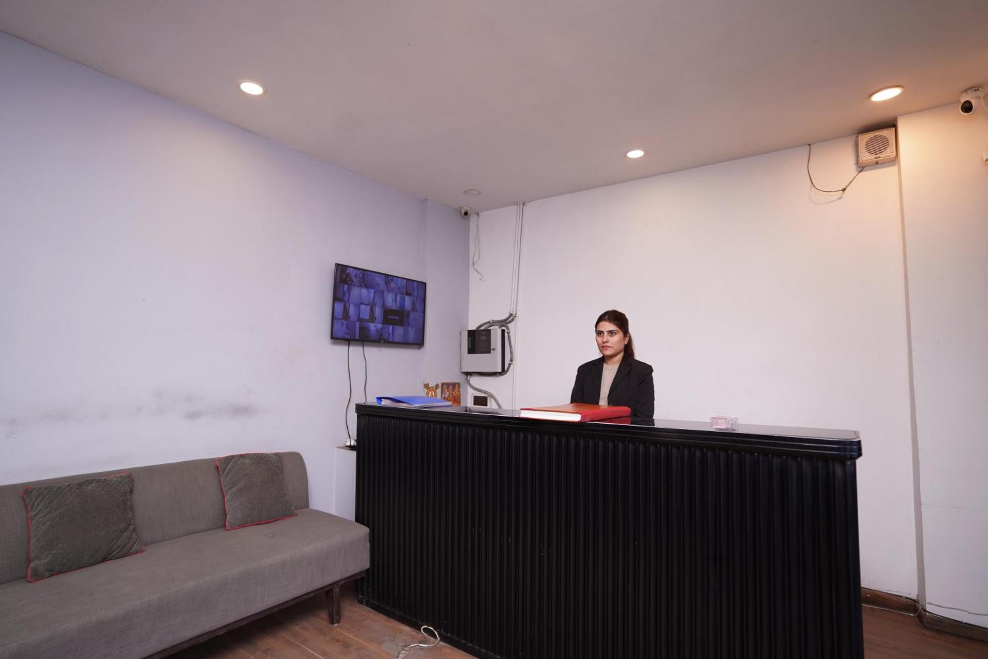 דלהי Hotel Mira Residency- Outer Ring Road, Paschim Vihar מראה חיצוני תמונה