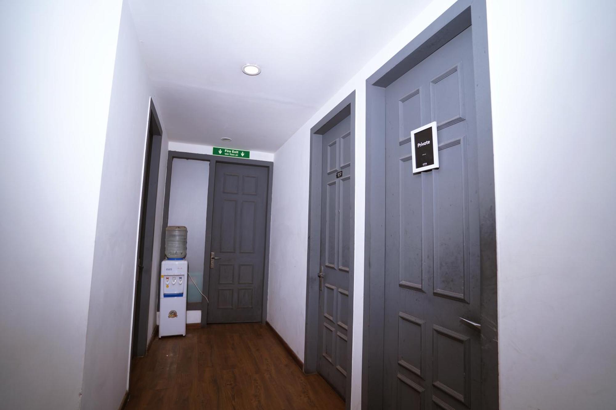 דלהי Hotel Mira Residency- Outer Ring Road, Paschim Vihar מראה חיצוני תמונה