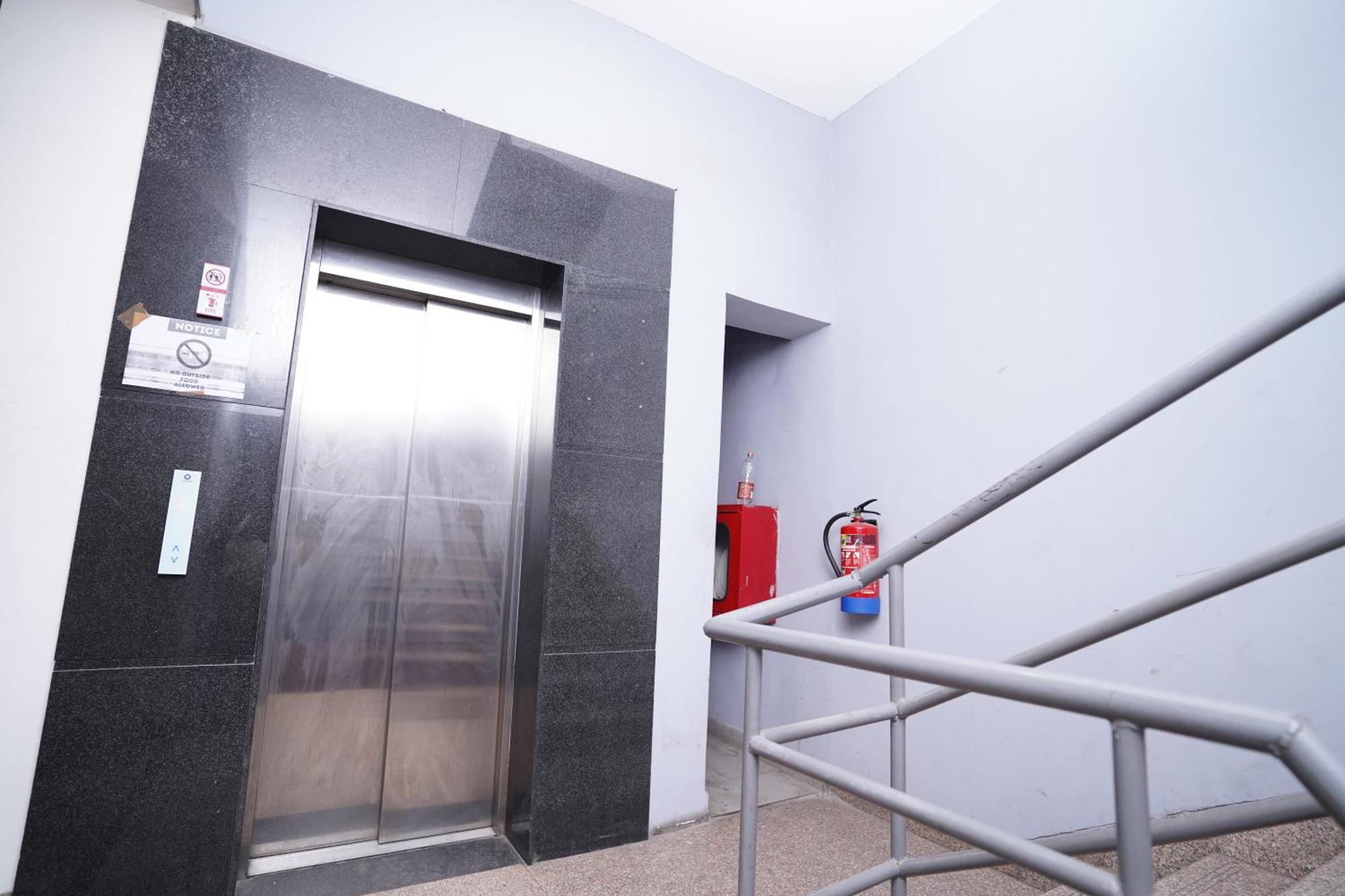 דלהי Hotel Mira Residency- Outer Ring Road, Paschim Vihar מראה חיצוני תמונה