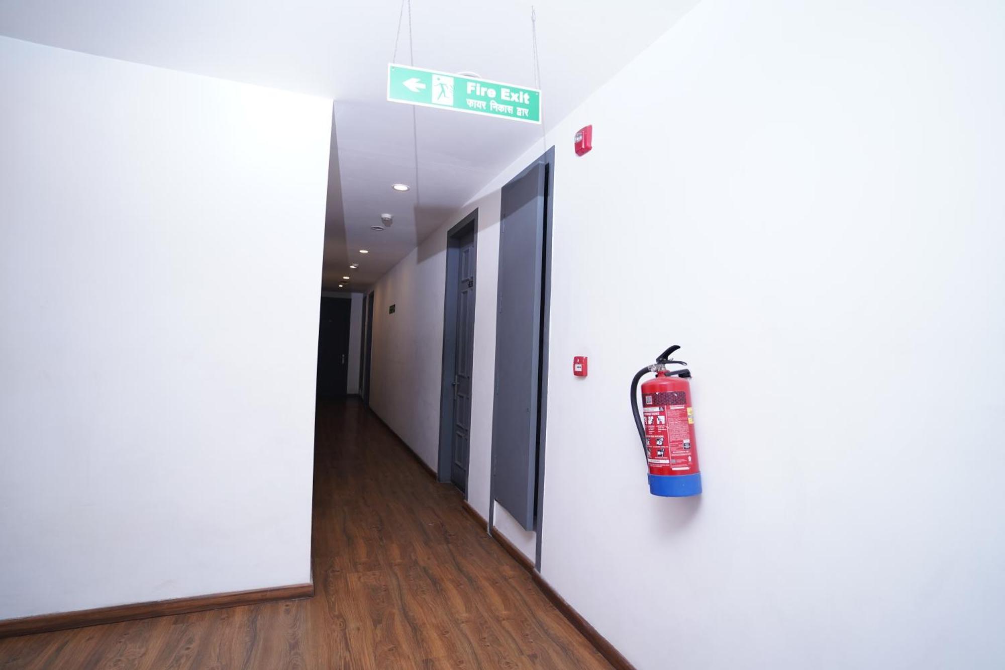 דלהי Hotel Mira Residency- Outer Ring Road, Paschim Vihar מראה חיצוני תמונה