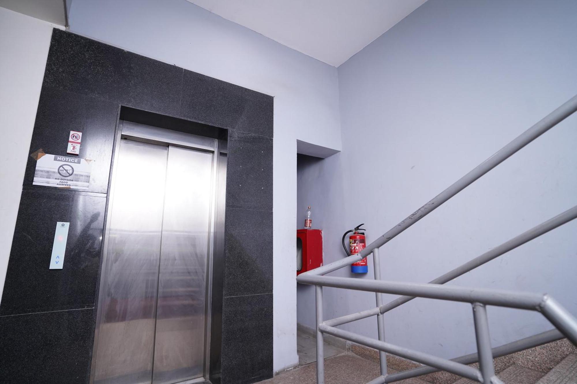 דלהי Hotel Mira Residency- Outer Ring Road, Paschim Vihar מראה חיצוני תמונה